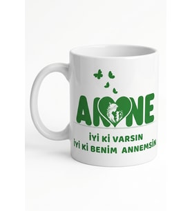 İyi Ki Varsın İyi Ki Benim Annemsin Bu Kadın Harika Bir Anne Yazılı Özel Tasarım Kupa Bardak Yeni Anneye Hediye Bebek ve Kelebek Figürlü