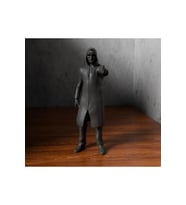 Squid Game Front Man Büyük Boy Yönetici Figür 20 Cm