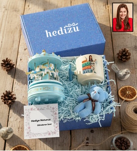 Kişiye Özel Karikatürlü Hemşire Best Nurse Ever Hediye Kutusu - Kişiye Özel T Kupa, Atlı Karınca Müzik Kutusu, Peluş Anahtarlık Tıp Bayramı Hediyesi