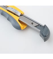 MAS 2758 PROFESYONEL GENİŞ MAKET BIÇAĞI NO:18 18mm