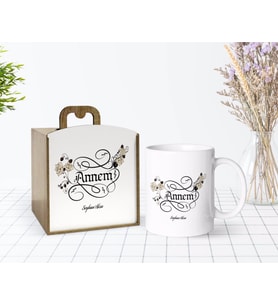 BK Gift Kişiye Özel Ahşap Kutuda Anneler Günü Temalı Kaligrafi Annem Tasarımlı Beyaz Kupa Bardak-1