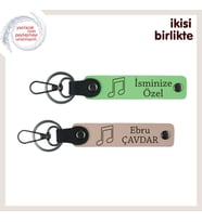 Kardeşinle Aynı Ezgide Buluşmanın Hatırası, Kişisel Deri Anahtarlık Takımı, Fıstık Yeşil-Yavru Ağzı (Çok Renkli)