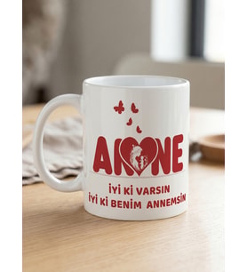 İyi Ki Varsın İyi Ki Benim Annemsin Bu Kadın Harika Bir Anne Yazılı Özel Tasarım Kupa Bardak Yeni Anneye Hediye Bebek ve Kelebek Figürlü