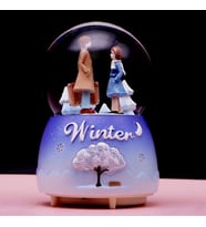 Winter Püskürtmeli Işıklı ve Müzikli Büyük Boy Kar Küresi