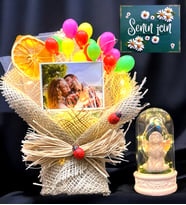 Kişiye Özel Işıklı ve Fotoğraflı Balonlu Buket & Işıklı Beyaz Melekli Fanus & Hediye Seti