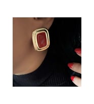 GOLD ÇERÇEVELİ KIRMIZI RENK KÜPE ACR8580