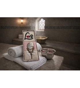 14 şubat Sevgililer Günü Peştamal Havlu, Love yazılı Keçe Sabun ve Magnet Ayna Seti (Gül Pembe)
