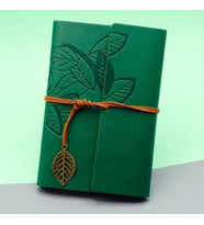 Yeşil Yaprak Figürlü Eskitme Deri Hatıra Defteri – 150 Sayfa Saman Kağıtlı Vintage Günlük 18x12 cm