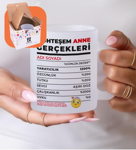 Anneler Gününe Anneye Özel Kişiselleştirilebilir Muhteşem Anne Gerçekleri Tasarımlı Buzlu Cam Premium Kupa  - Kanguru Kesesi