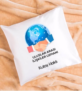 Uluslararası İlişkiler Uzmanı Yastık