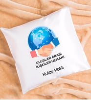 Uluslararası İlişkiler Uzmanı Yastık