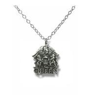 Queen Band Logo Gümüş Renk Unisex Kolye – Rock Müziğin Efsanevi Simgesi