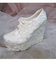 Berush Bride 506 Serisi  Dolgu Topuk İşleme Aplikli Gelinlik Ayakkabısı (Sedef)