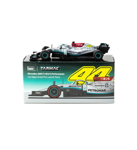 Tarmac Works Mercedes-AMG F1 W12 E Performance Las Vegas Grand Prix Launch Party 1/64 Model Araba (Çok Renkli)