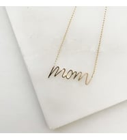 Gökdeniz 925 925 Ayar Gümüş Mom Yazılı Hediyelik Kadın Kolye