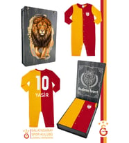 Galatasaray Orijinal Lisanslı Uzun Kol İsme Özel Bebek Tulum Ahşap Kutulu (Sarı-Kırmızı)