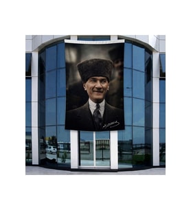 Gülümseyen Mustafa Kemal Atatürk Portresi Poster Bayrak Raşel Kumal 4x6 metre ATA65