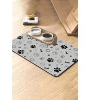 MAtGo Pati Kedi Köpek Beslenme Matı 50x70cm Su Geçirmez Mama Kabı Altlığı Paspas Siyah Beyaz Patiler