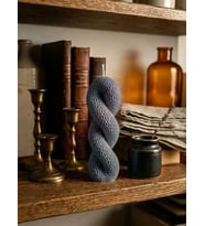 Mumelia Candles Petek Sarmal Mum - Doğal Soya Dekoratif Mum - Gri