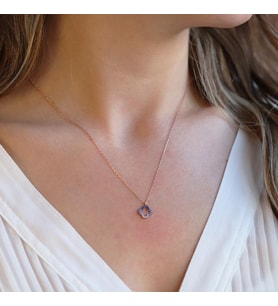 Mini Yonca Figürlü Rose Gold Kaplama Mavi Zirkon Taşlı Gümüş Kolye