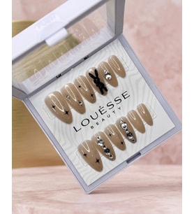 Louésse Noir Nude Star Takma Tırnak 12’li Nude Siyah Yıldız Desenli Taşlı Elegant Nail