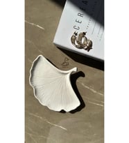 Yaprak Görünümlü Taş Tozu Dekoratif Tabak (Beyaz)