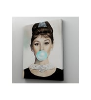 Audrey Hepburn Yeşil Kabarcık Sakızlı Dekoratif Kanvas Duvar Tablosu-5108-2