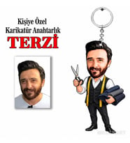 Fotoğraftan Kişiye Özel Kişiye Terzi Karikatür Anahtarlık Karikatürlü 8 cm MDF Anahtarlık - Kişiye Terzi Karikatür Anahtarlık Hediyesi Yeni İş ve Meslek Hediyesi