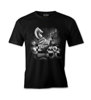 Chess Game with a Broken Queen Siyah Erkek Tshirt