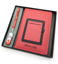 Signator® Codex  N136 Kişiye Özel Defterli Set - İsme Özel Kırmızı Kalem + İsme Özel Kırmızı Defter + İsme Özel 32 GB Usb Bellek İsme Özel Kutusunda Hediyelik Set (Karışık)