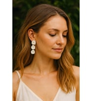White Love El Yapımı Çiçekli Sallantılı Beyaz Küpe