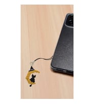 Miyuki Boncuk El Yapımı Ayda Oturan Kedi Telefon Çarmı - Charm (Çok Renkli)