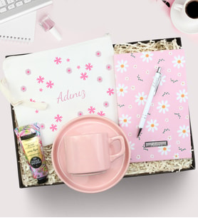 Kişiye Özel Defter & Tükenmez Kalem & Pembe Fincan & Ham Bez El Çantası Hediye Seti