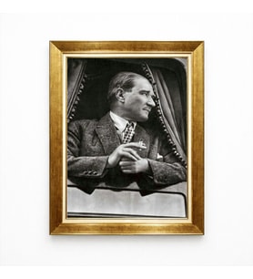 Tablore Atatürk Tren Penceresi Nostaljik Kanvas Tablo - Altın Çerçeveli Siyah Beyaz Atatürk Portresi