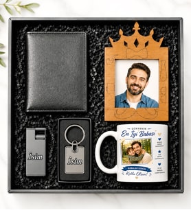 Kişiye Özel Kral Baba Fotoğraflı Hediye Seti – Ahşap Çerçeve, Fotoğraflı Kupa, Cüzdan, İsimli Anahtarlık ve Çakmak