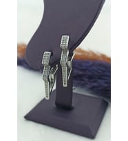 Kadın Altın Kaplama Kararmaz Üç Boyutlu Şimşek Model Çift Küpe