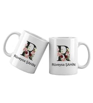 R Harfli Kişiye Özel İsimli Porselen Kupa Bardak – Çiçekli Monogram Harf Tasarımlı İsim Yazılı Kişiselleştirilebilir Hediye Kupa (Beyaz)
