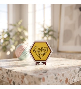 Sevgi Dolu Kalp Mozaiği Dekoratif Süsü, kahve köşelerinizi tamamlayan estetik bir aksesuar 10x10 cm, Sarı