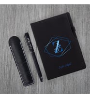Kişiye Özel UV Baskılı Harfli Siyah Defter ve Siyah Roller Kalem Seti
