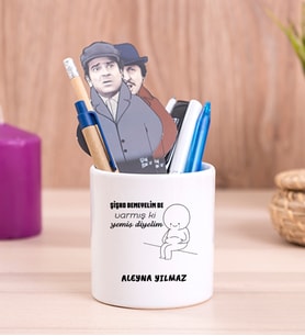 Kişiye Özel Varmış Ki Yemiş Diyelim Esprili Seramik Kalemlik