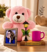 Kişiye Özel Fotoğraflı Yazılı Pembe Türk Kahvesi Fincanı, Sokak Lambalı ve Peluş Pembe Ayıcık