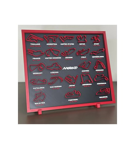 3D 2025 MotoGP Haritaları Masaüstü Ayaklıklı Tablo – Beyaz 25x25 cm (Standart)