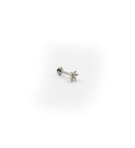 Gümüş Zirkon İşlemeli Çiçek Tragus Helix Piercing - Anti Alerjik, Kararma Yapmaz