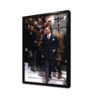Atatürk Merdivenlerden İnerken Çerçeveli Cam Tablo