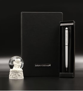 Kişiye Özel Siyah Defter & Kişiye Özel Metal Touchpen Kalem & Işıklı Kar Küresi Hediye Seti