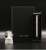 Kişiye Özel Siyah Defter & Kişiye Özel Metal Touchpen Kalem & Işıklı Kar Küresi Hediye Seti