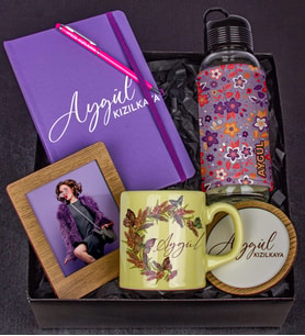 Motto Gift Kişiye Özel Fotoğraf Çerçeveli Ve Çiçek Tasarımlı Hediye Kutusu 110472