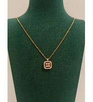 Monalisa Home Lüks Gold Renk Kare Taş Figürlü Gösterişli Kolye
