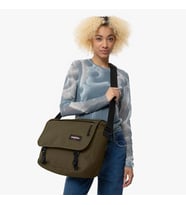 Eastpak Delegate+ Çapraz Askılı Postacı Çantası Army Olive J32 (HAKI-KAHVE)