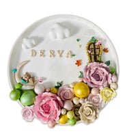 KTDG1002 - Ayıcık ve Masal Diyarı Kişiye Özel Yuvarlak Bebek Panosu / Kapı Süsü (30x30cm)